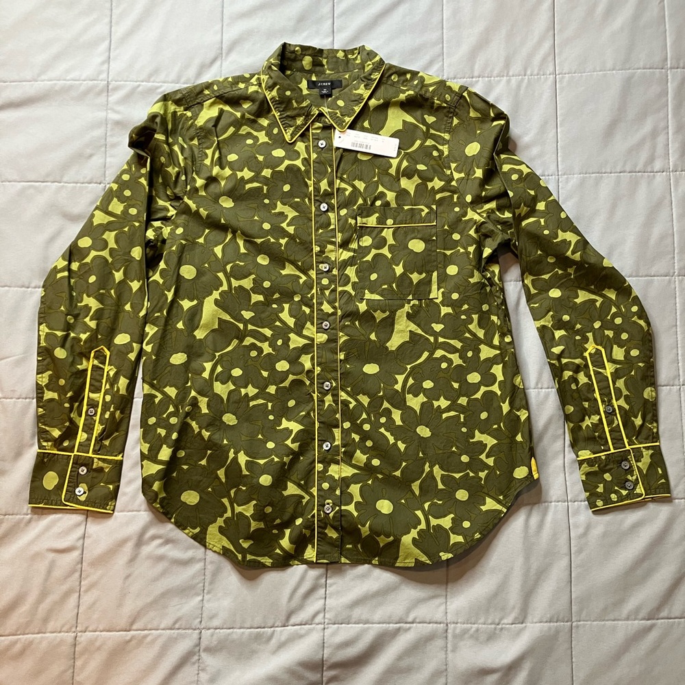 NWT J Crew Women’s Medium Flower Camo Button Up Shirt with Yellow Trim